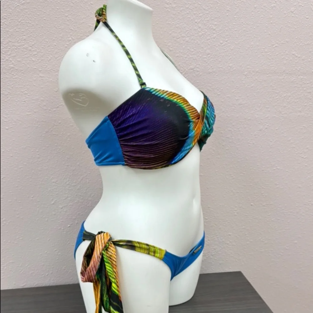 Colorful Patterned Halter Bikini Set - Picture 4 of 7